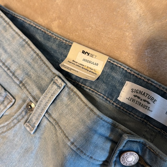 NWT LEVI SHORTS - Picture 12 of 14